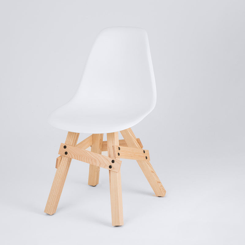 Icon Chair White shell with natural wood base