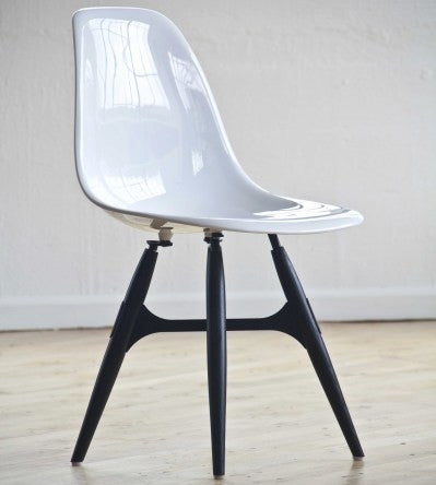 Solid white ZigZag modern dining chair 