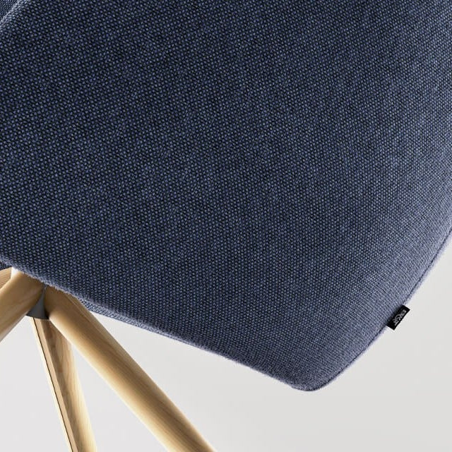 Bonny Metal Swivel Lounge Chair