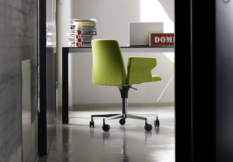 Buy Adjustable Hydraulic Wide Italian Arm Office Chair | 212Concept