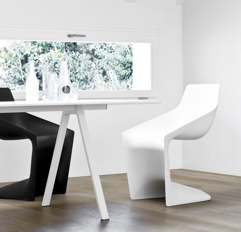 Pulp Stackable Outdoor Armchair
