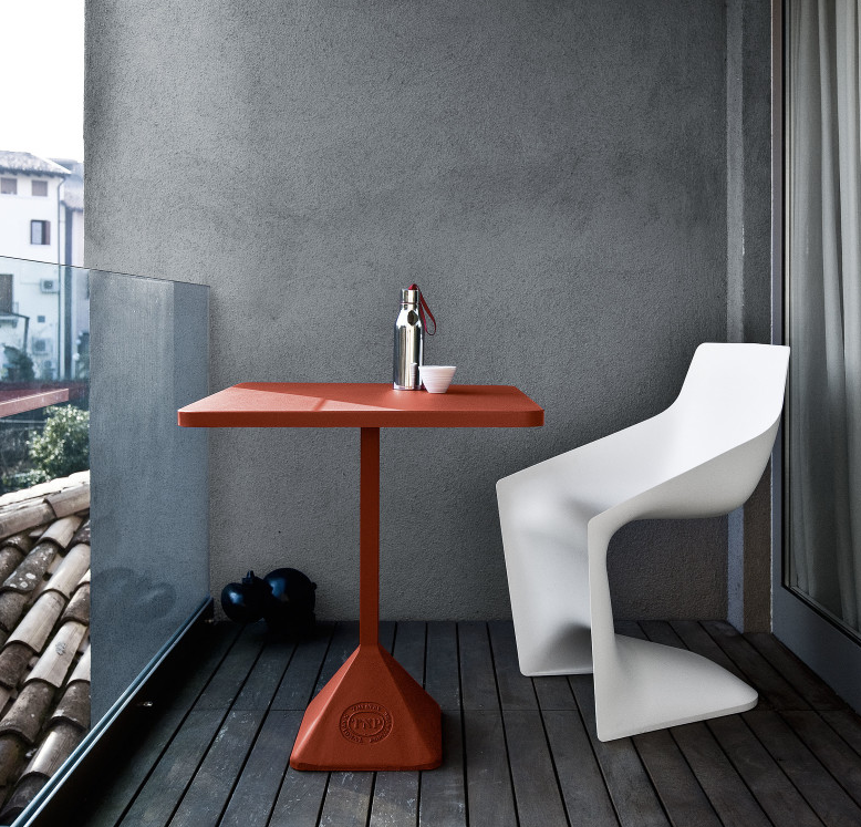 Pulp Stackable Outdoor Armchair