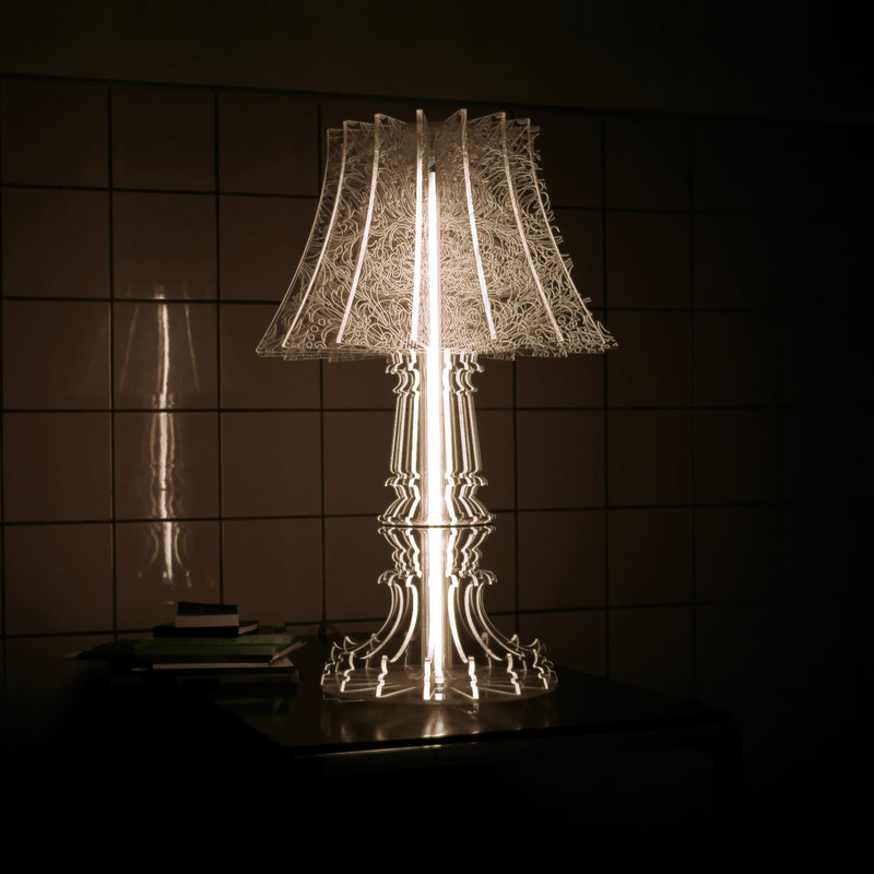 Contemporary Feminine-inspired Marie-Louise Engarved Table Lamp | 212Concept